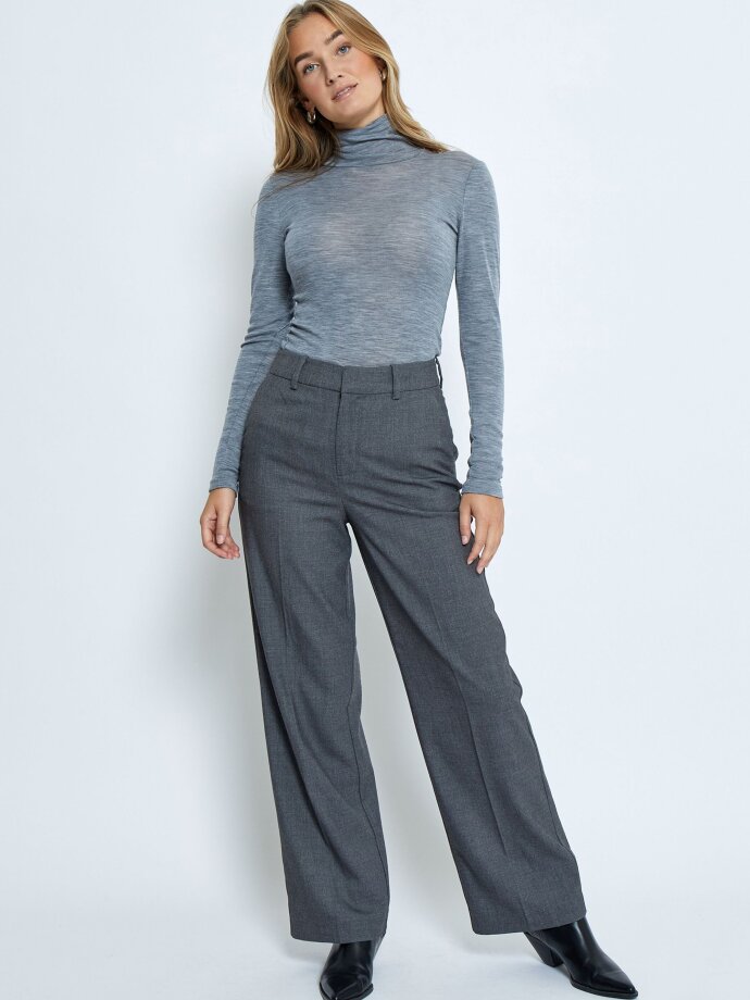 MINUS - MSCally Roll Neck Long Sleeve