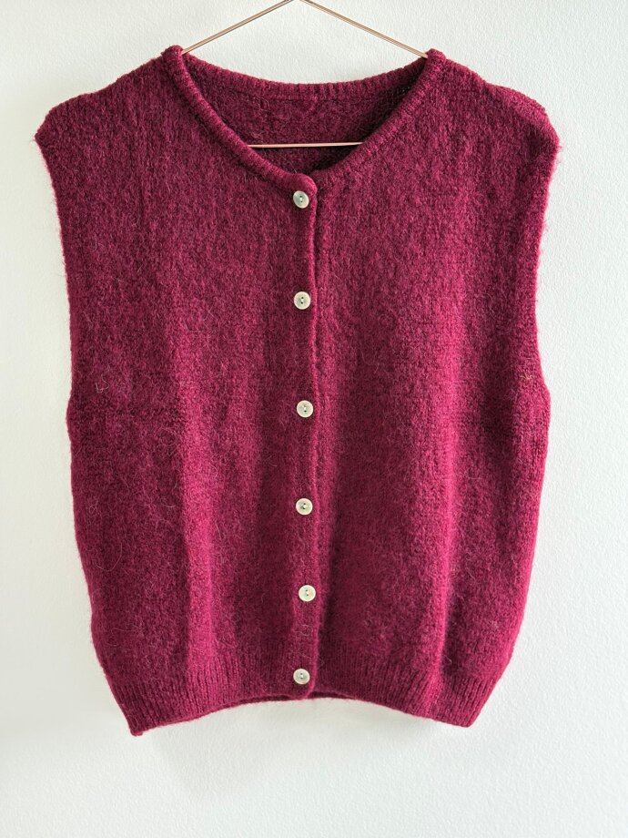 THREE M - Knitted vest with bottons