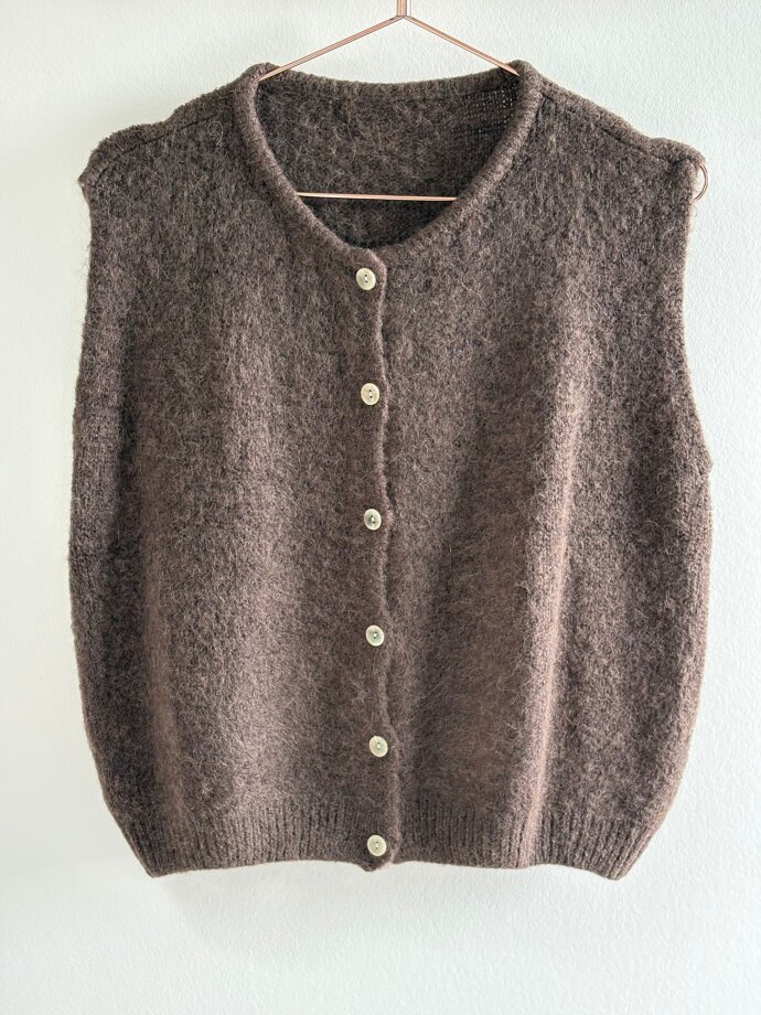 THREE M - Knitted vest with bottons