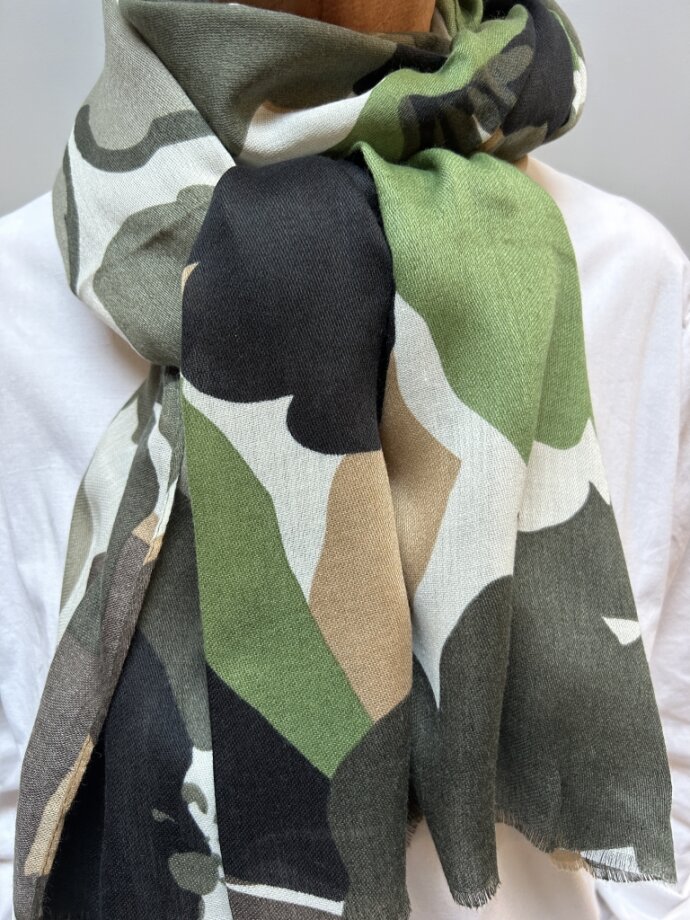 THREE M - Scarves 25i161 (C259) THREE M - Scarves 25i161 (C259)
