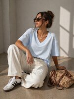 QNUZ - Basic T-Shirt w V-Neck QNUZ - Basic T-Shirt w V-Neck