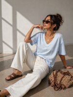 QNUZ - Basic T-Shirt w V-Neck QNUZ - Basic T-Shirt w V-Neck