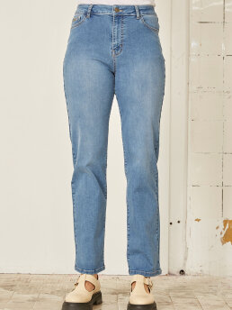 ISAY - Lido Straight Long Jeans